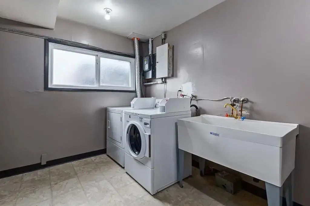 5-2413 7th Street E, Saskatoon, SK, S7H 1A4 - 5