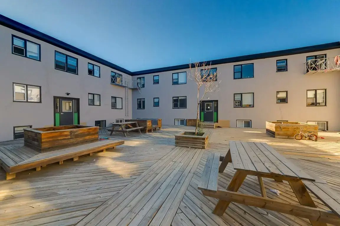 17-824 4th Street S, Lethbridge, AB, T1J 2A9 - 2