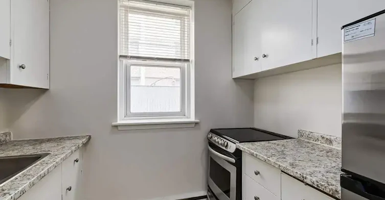 301-327 11th Street E, Saskatoon, SK, S7N 0E5 - 3