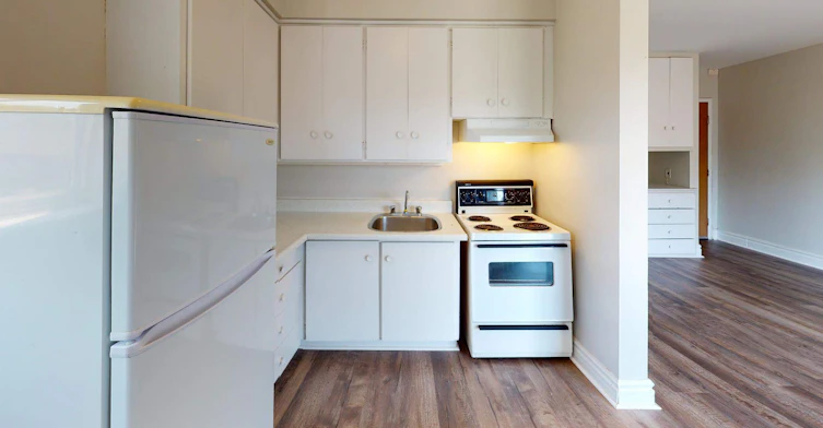 1475 Riverside Drive W, Windsor, ON, N9B 1A3 - 6