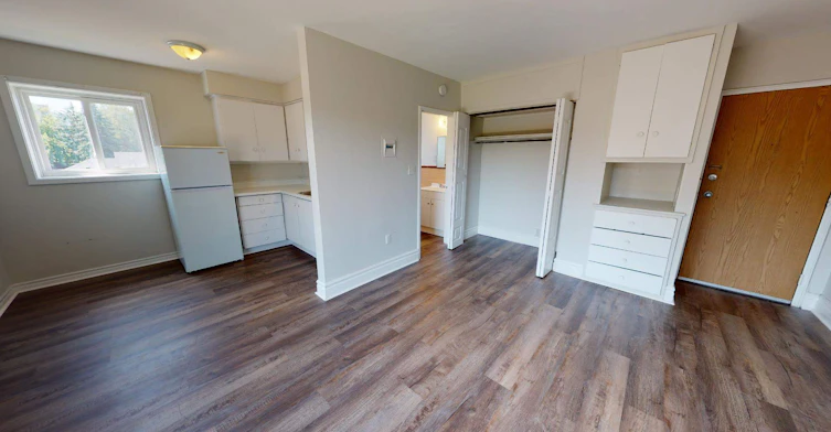 1475 Riverside Drive W, Windsor, ON, N9B 1A3 - 3