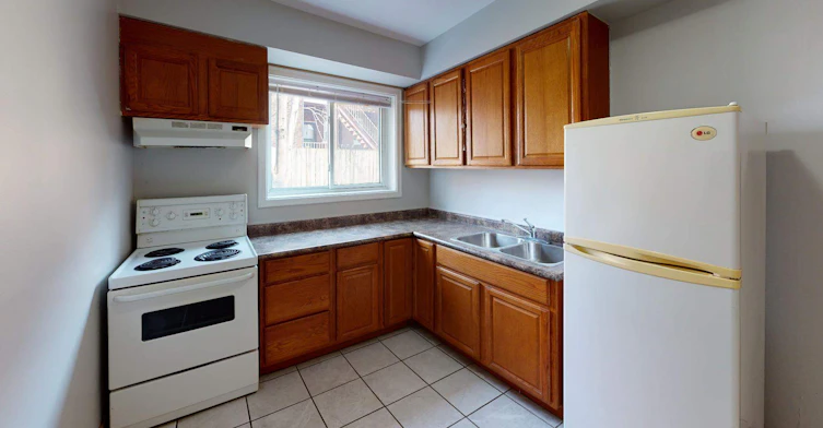 1475 Riverside Drive W, Windsor, ON, N9B 1A3 - 2