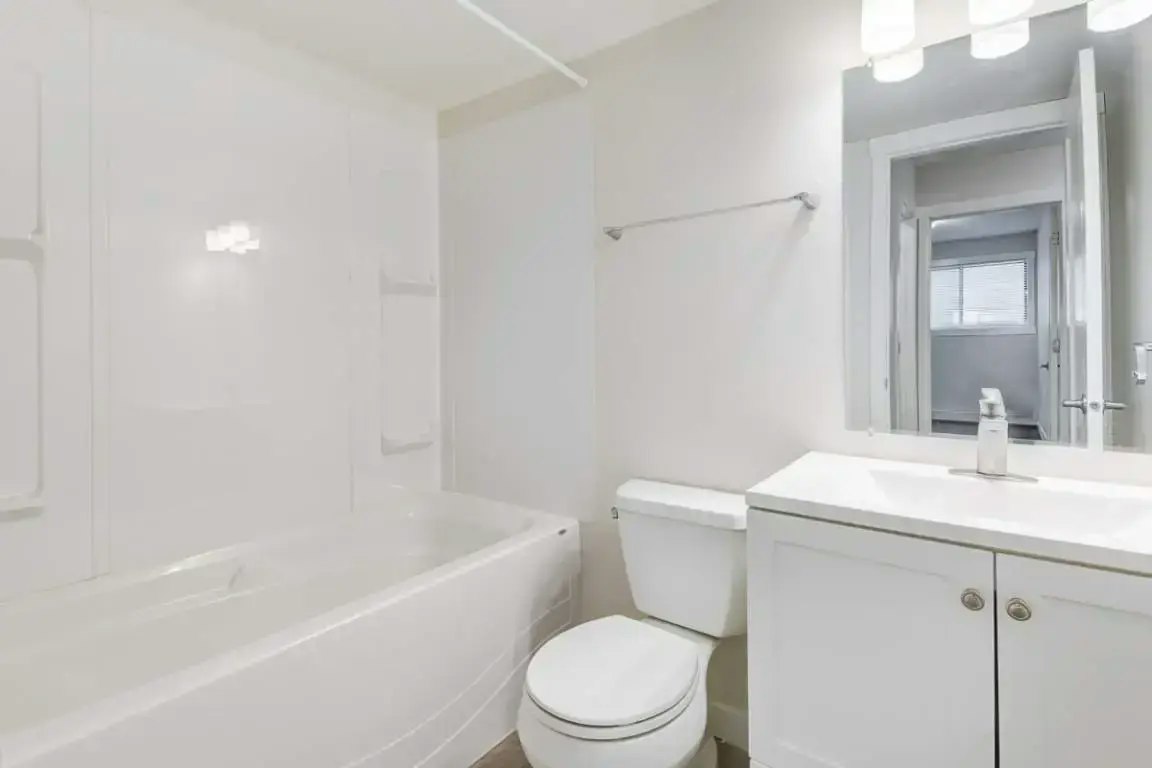 201-3730 Diefenbaker Drive, Saskatoon, SK, S7L 6R9 - 7