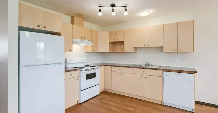 15-55 Pleasant Park Rd W, Brooks, AB, T1R 1J6 - 5