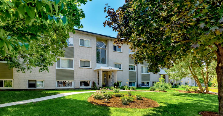 1050 Highland Street, Burlington, ON, L7R 3T9 - 2