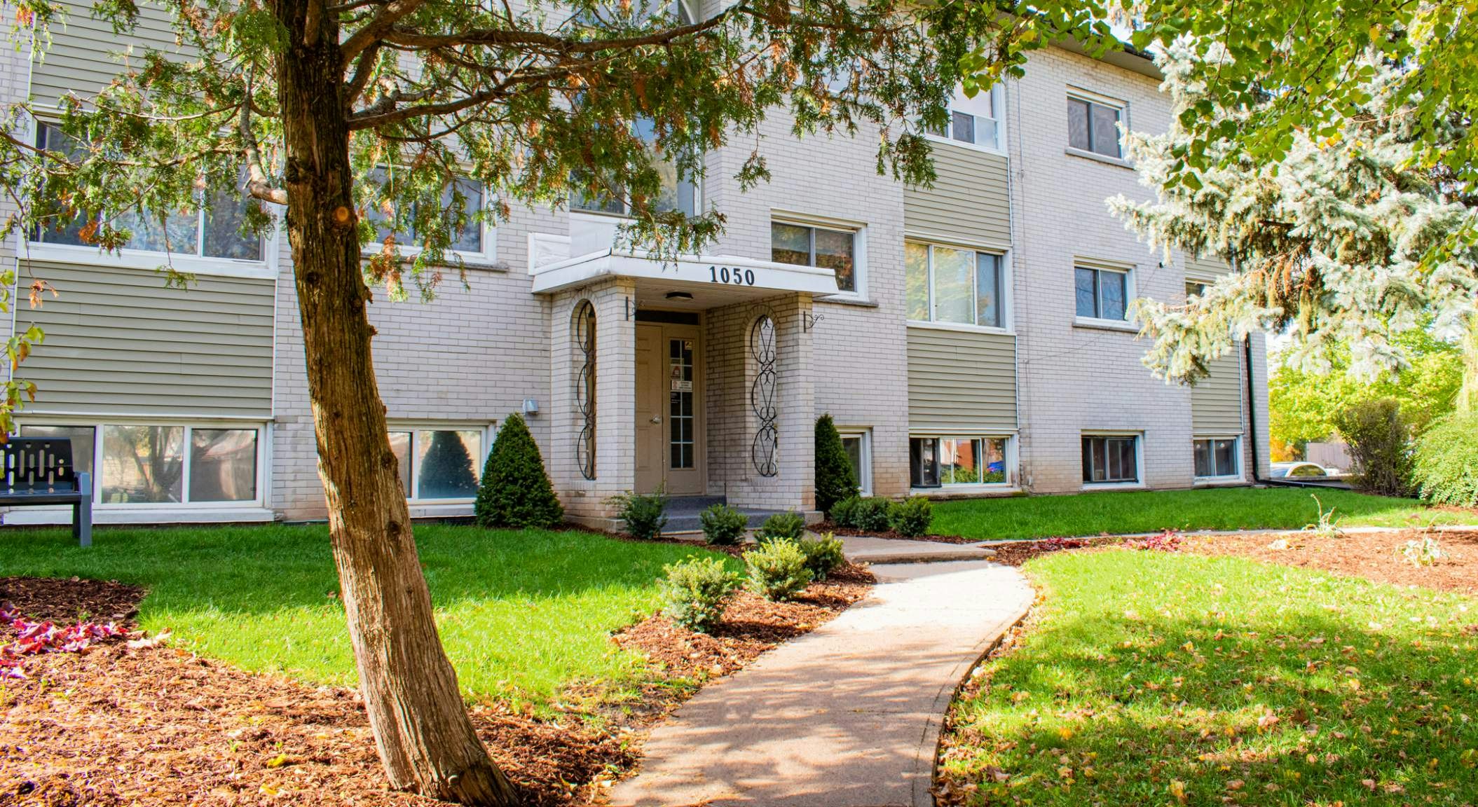 1050 Highland Street, Burlington, ON, L7R 3T9 - 3