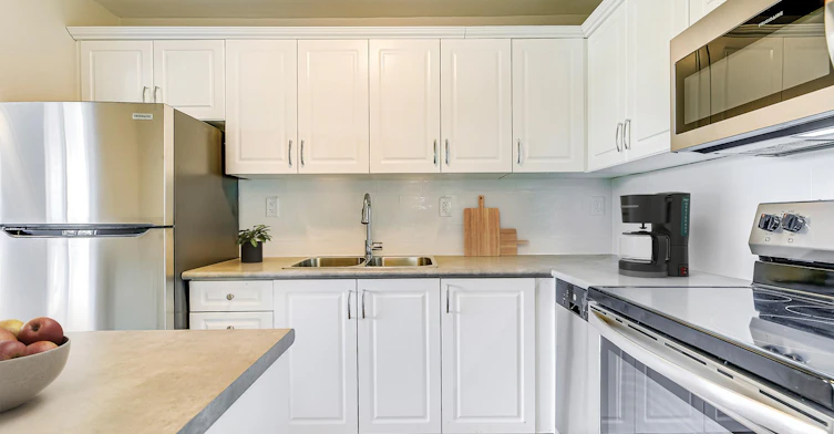 75 Paisley Boulevard W, Mississauga, ON, L5B 1E5 - 4