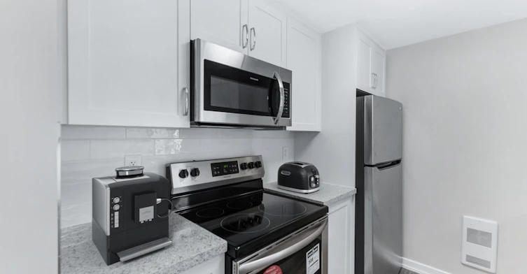 75 Paisley Boulevard W, Mississauga, ON, L5B 1E5 - 13