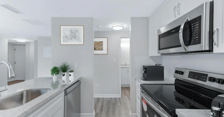 75 Paisley Boulevard W, Mississauga, ON, L5B 1E5 - 14