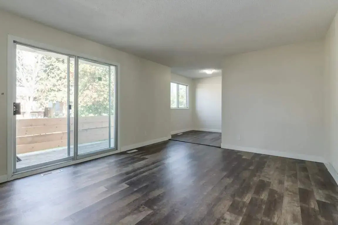 B-8 Greenbrook Crescent, Brooks, AB, T1R 0J7