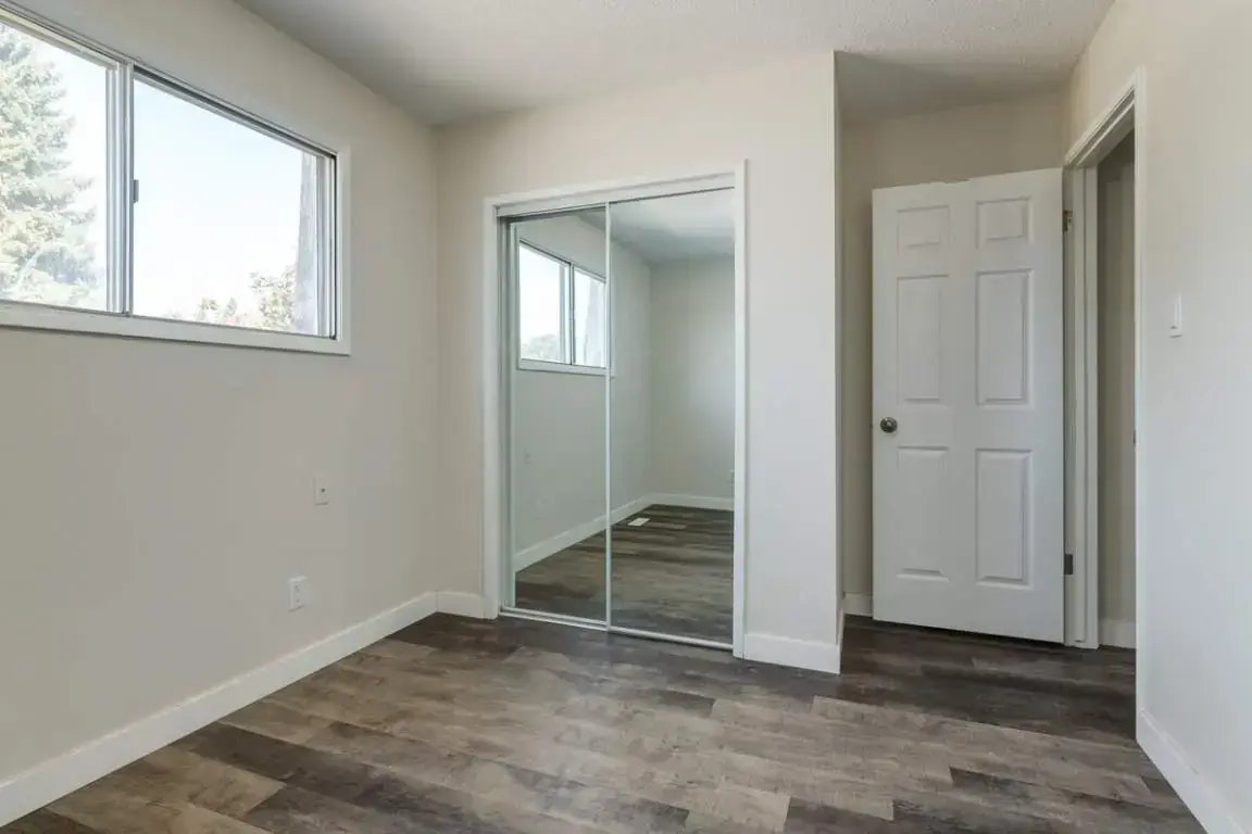 B-8 Greenbrook Crescent, Brooks, AB, T1R 0J7 - 6