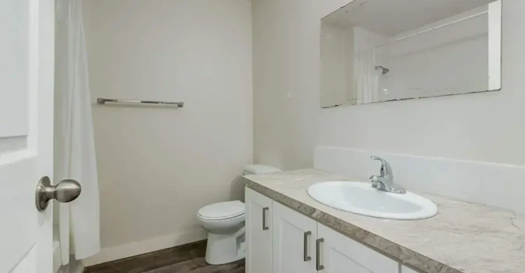 B-8 Greenbrook Crescent, Brooks, AB, T1R 0J7 - 7