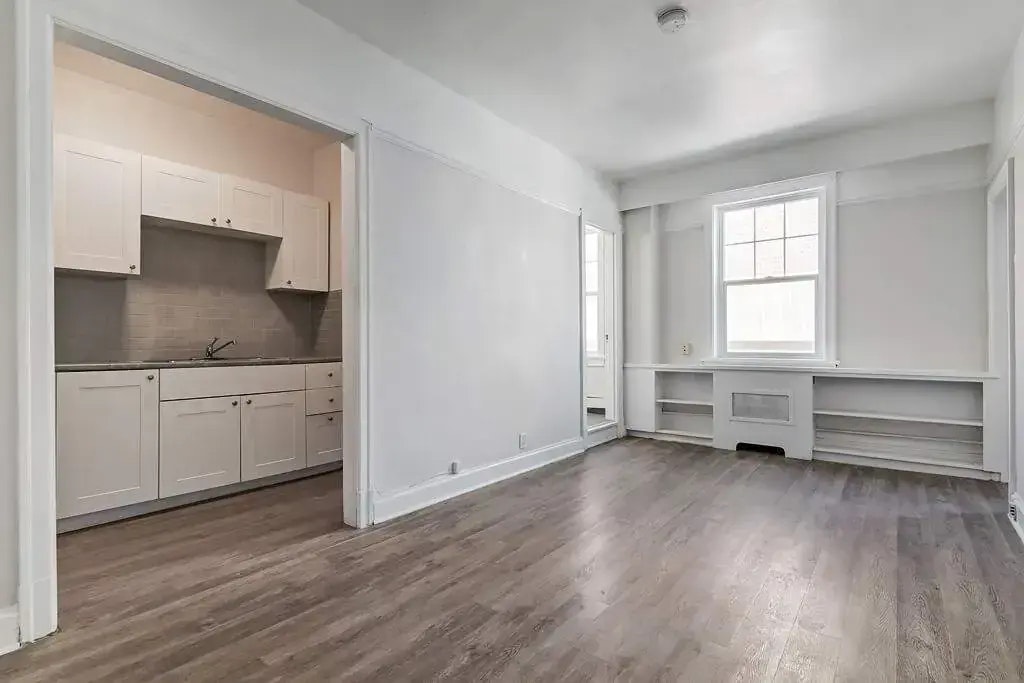 10-2024 14th Avenue, Regina, SK, S4P 0X5 - 12