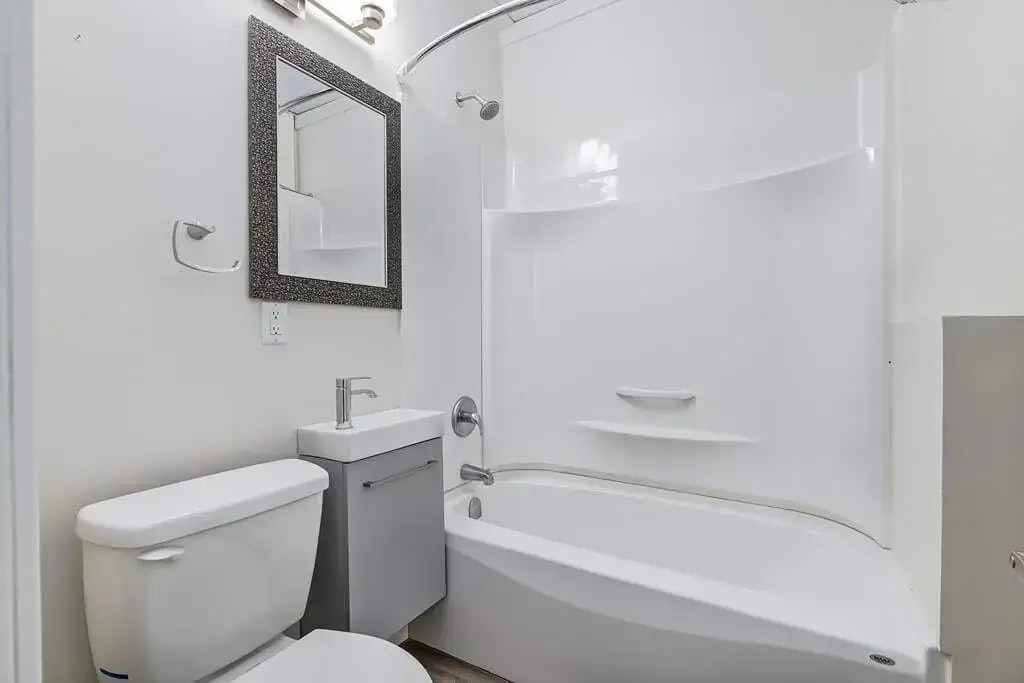10-2024 14th Avenue, Regina, SK, S4P 0X5 - 8