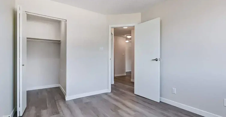 201-202 V Avenue S, Saskatoon, SK, S7M 3E3 - 5