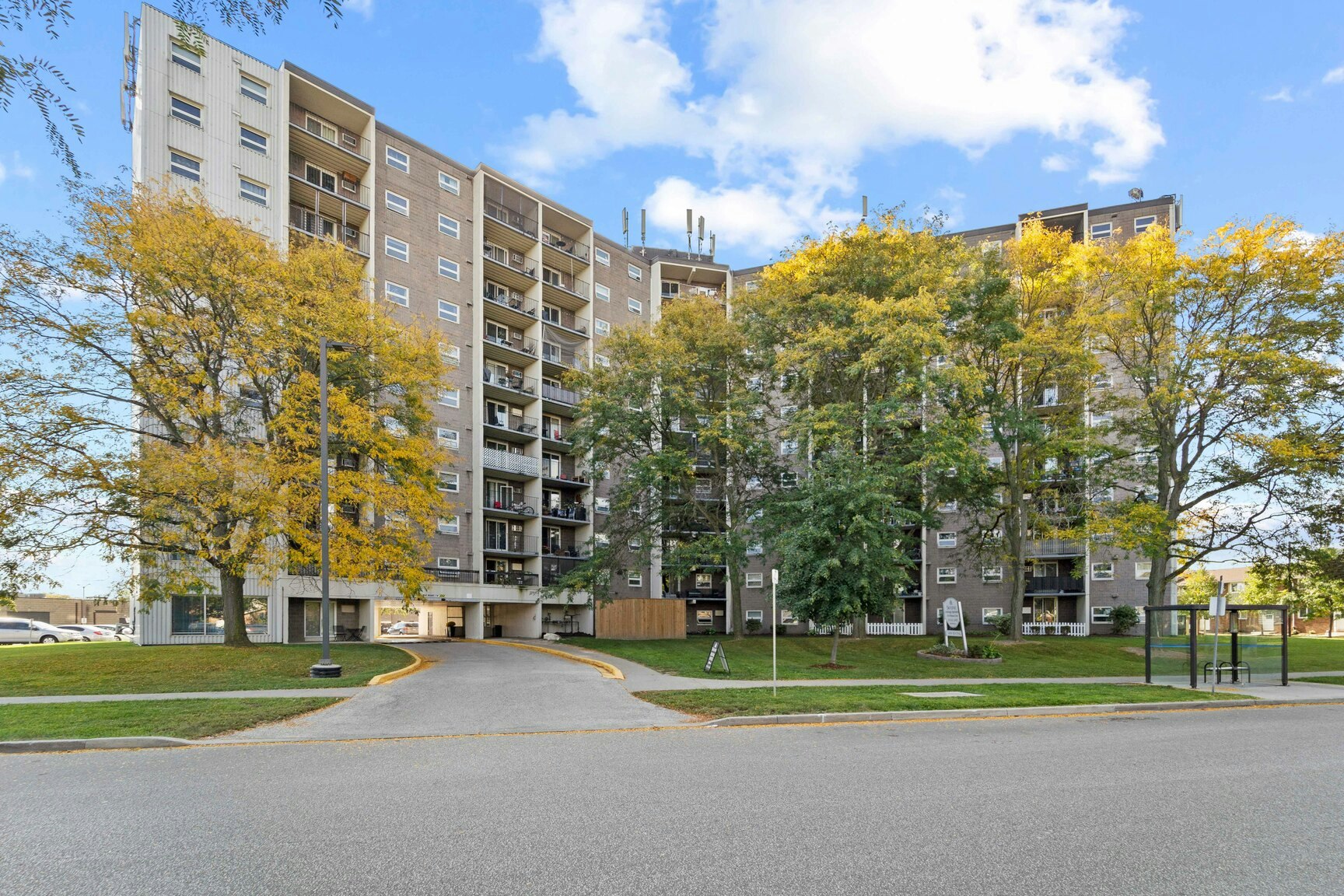 306-2930 Wildwood Drive, Windsor, ON, N8R 1Z3 - 2