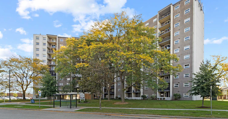 306-2930 Wildwood Drive, Windsor, ON, N8R 1Z3 - 3