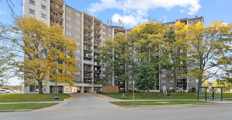 905-2930 Wildwood Drive, Windsor, ON, N8R 1Z3 - 2