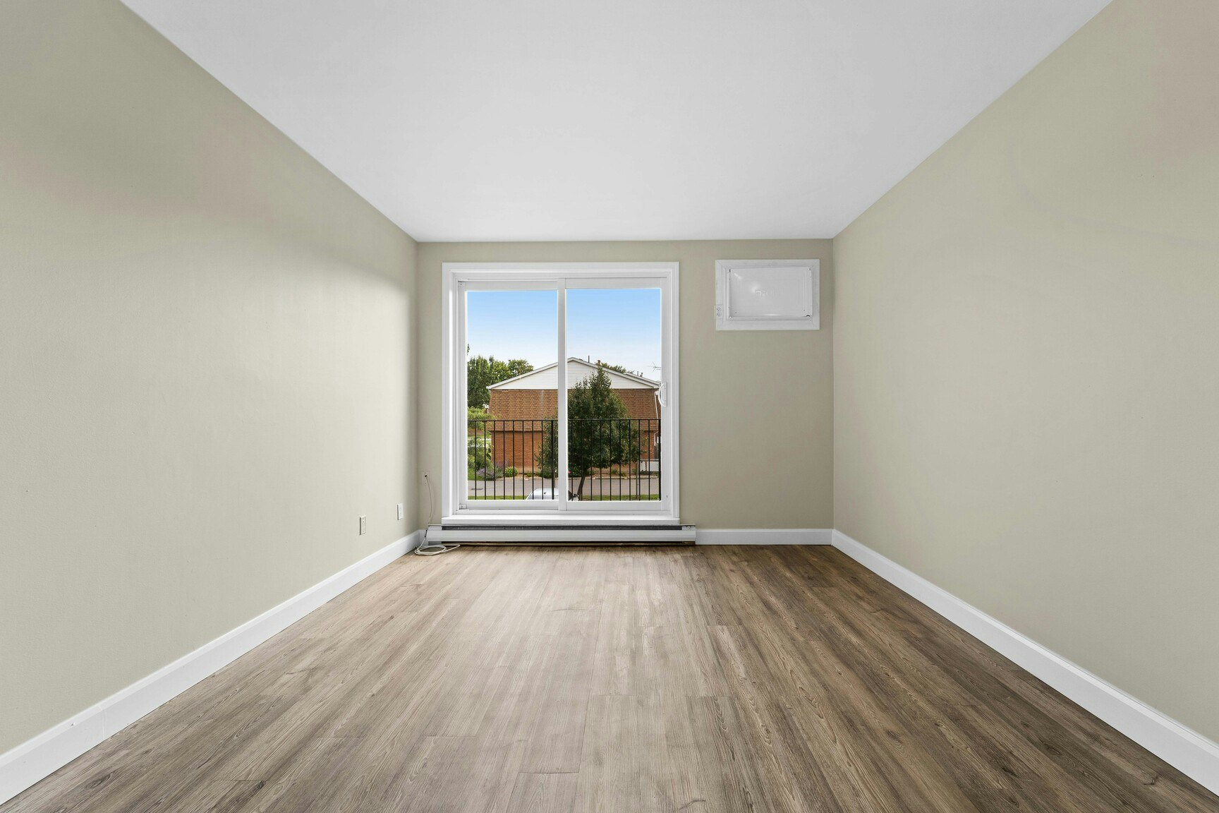 5407-207-5411 Empress Street, Windsor, ON, N8T 3B2 - 11