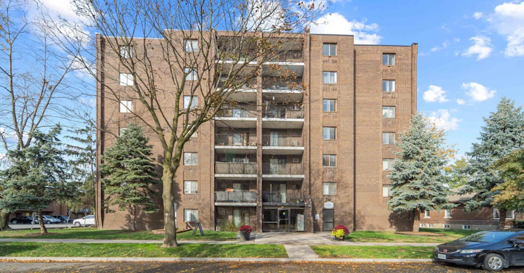 307-3540 Peter Street, Windsor, ON, N9C 4C1 - 2