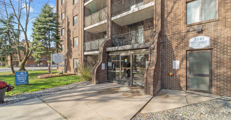 307-3540 Peter Street, Windsor, ON, N9C 4C1 - 3