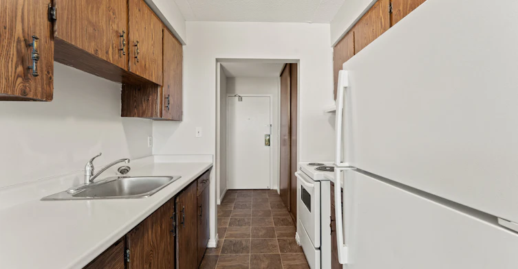 205-3576 Peter Street, Windsor, ON, N9C 1J5 - 11