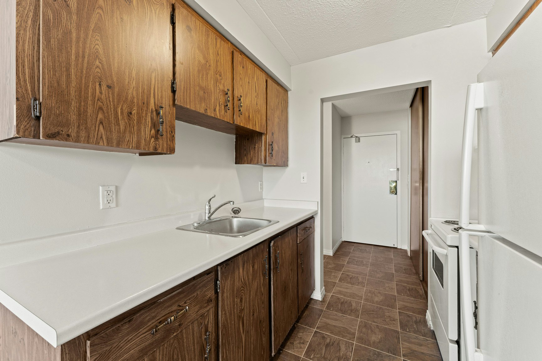 404-3576 Peter Street, Windsor, ON, N9C 1J5 - 12