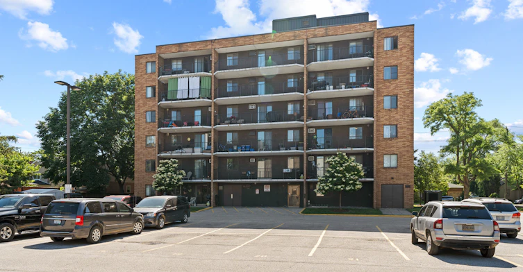 404-3576 Peter Street, Windsor, ON, N9C 1J5 - 2