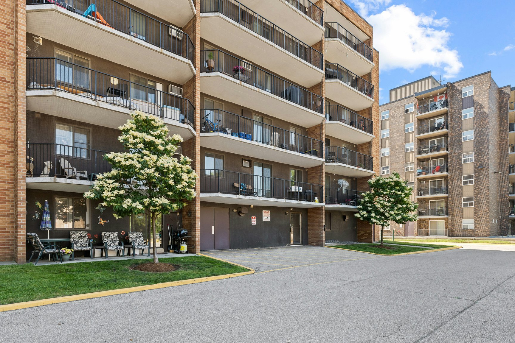 404-3576 Peter Street, Windsor, ON, N9C 1J5 - 3
