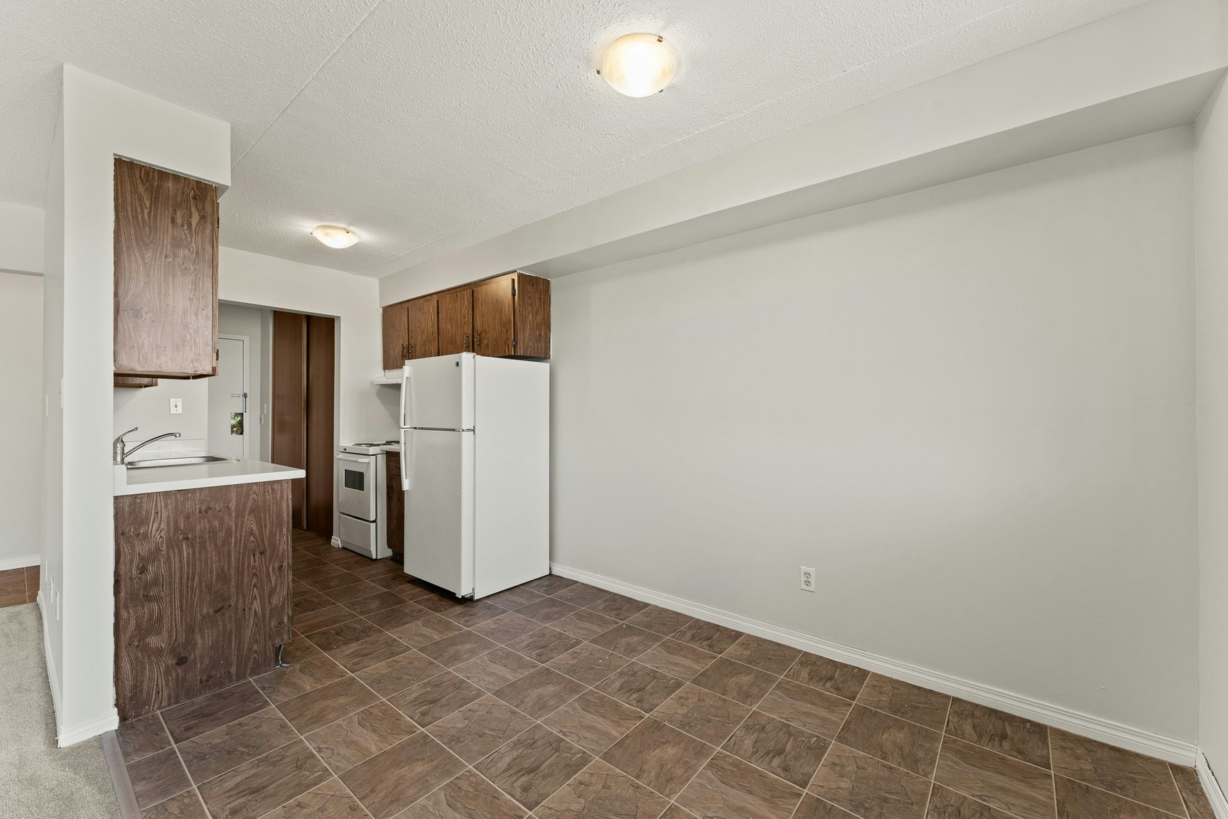 404-3576 Peter Street, Windsor, ON, N9C 1J5 - 14