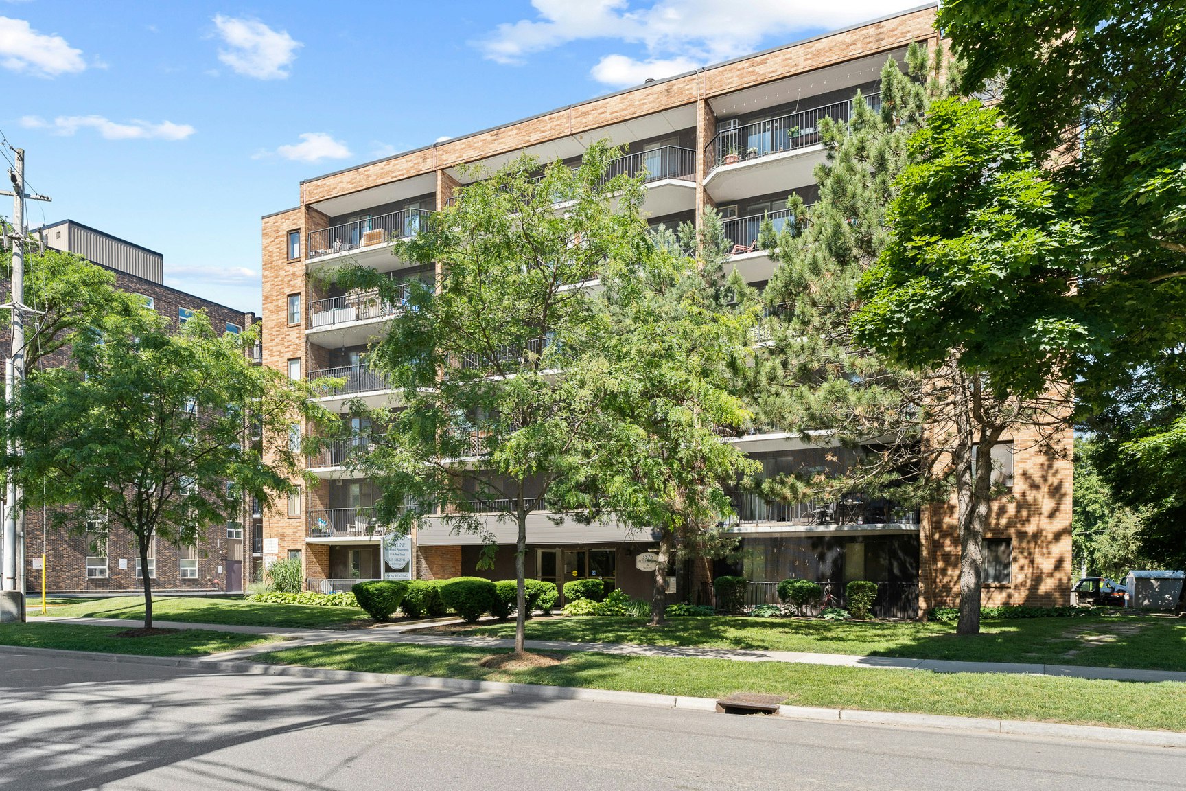 404-3576 Peter Street, Windsor, ON, N9C 1J5 - 4