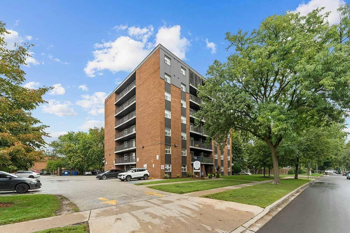 306-3410 Peter Street, Windsor, ON, N9C 1J3 - 2
