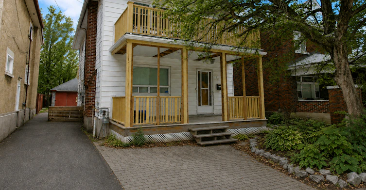 1-52 Pinehurst Avenue, Ottawa, ON, K1Y 1K4