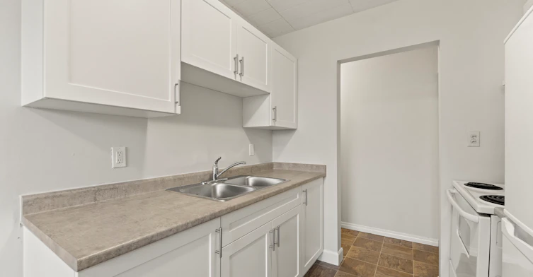 103-3160 Peter Street, Windsor, ON, N9C 1H3 - 11