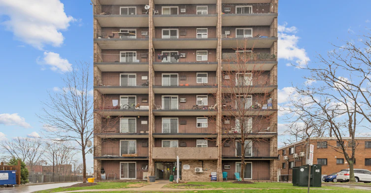 103-3160 Peter Street, Windsor, ON, N9C 1H3