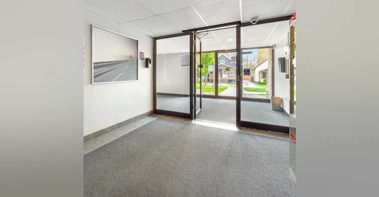 201-3160 Peter Street, Windsor, ON, N9C 1H3 - 3