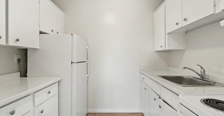 308-3461 Peter Street, Windsor, ON, N9C 3Z6 - 12