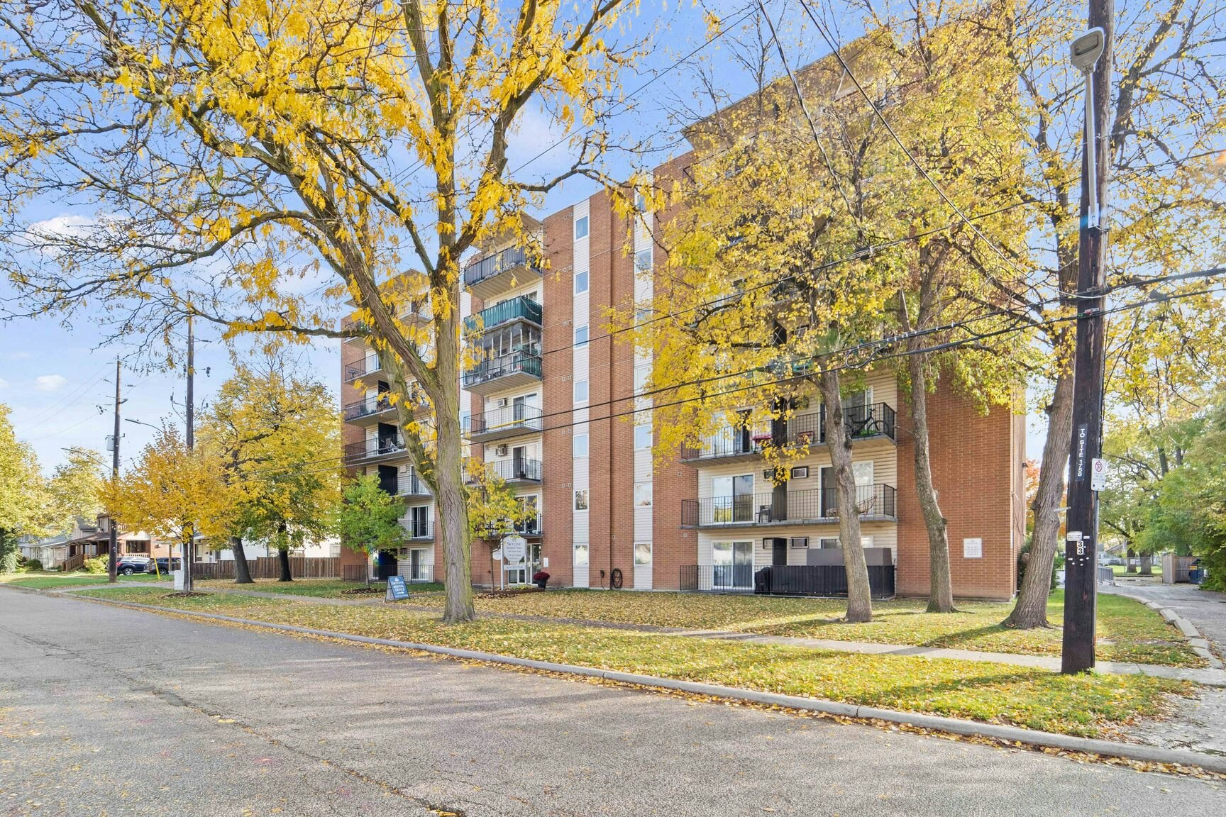 308-3461 Peter Street, Windsor, ON, N9C 3Z6 - 2