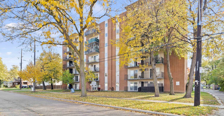 308-3461 Peter Street, Windsor, ON, N9C 3Z6 - 2