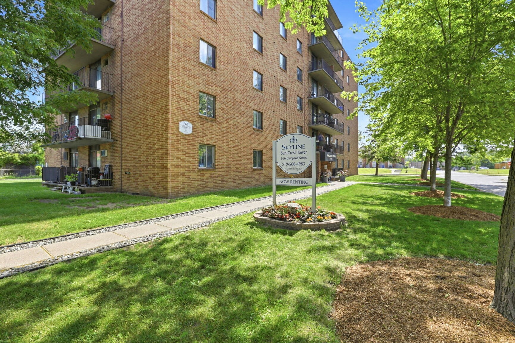 108-666 Chippawa Street, Windsor, ON, N9C 4B9