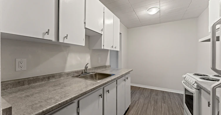 301-3590 Peter Street, Windsor, ON, N9C 1J5 - 11