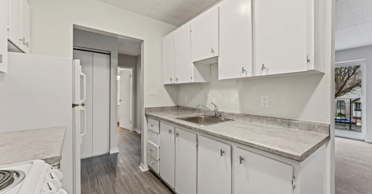 304-3590 Peter Street, Windsor, ON, N9C 1J5 - 9