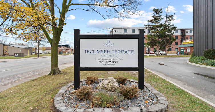 11917 Tecumseh Road E, Tecumseh, ON, N8N 3J3 - 4