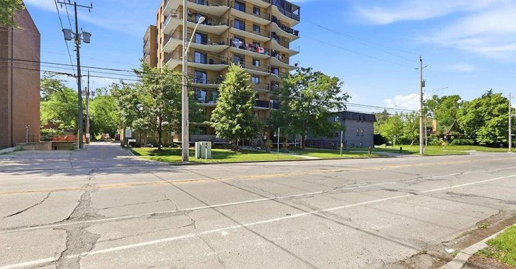 102-2255 University Avenue W, Windsor, ON, N9B 1E6 - 2