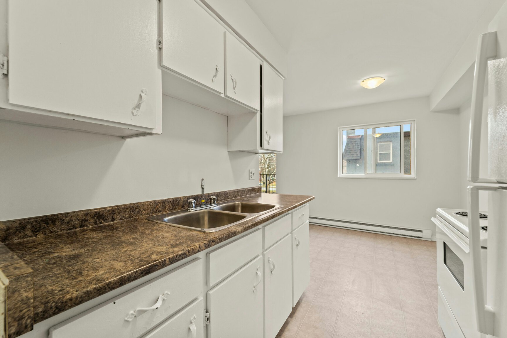 404-2255 University Avenue W, Windsor, ON, N9B 1E6 - 4