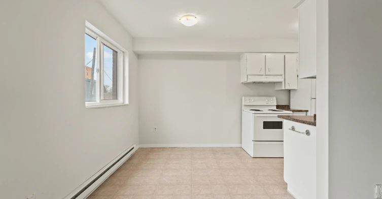 702-2255 University Avenue W, Windsor, ON, N9B 1E6 - 9