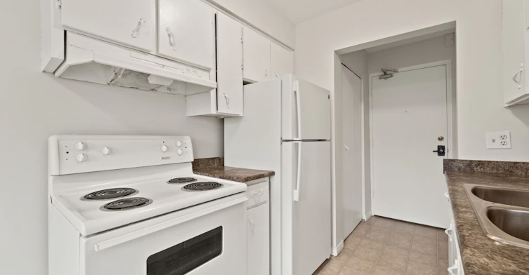 702-2255 University Avenue W, Windsor, ON, N9B 1E6 - 5