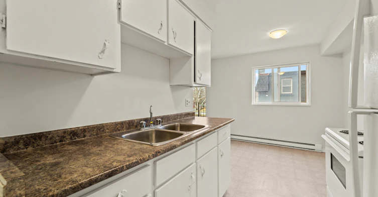 702-2255 University Avenue W, Windsor, ON, N9B 1E6 - 4