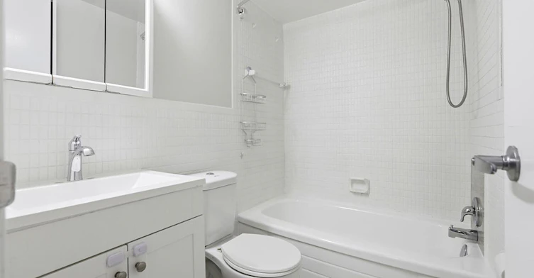 704-2255 University Avenue W, Windsor, ON, N9B 1E6 - 14