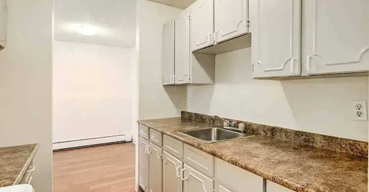 210-1023 3rd Avenue E, Brooks, AB, T1R 0S6 - 8